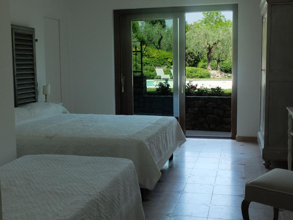 Garda & Golf Bed & Breakfast คาปริโน เวโรเนเซ ห้อง รูปภาพ