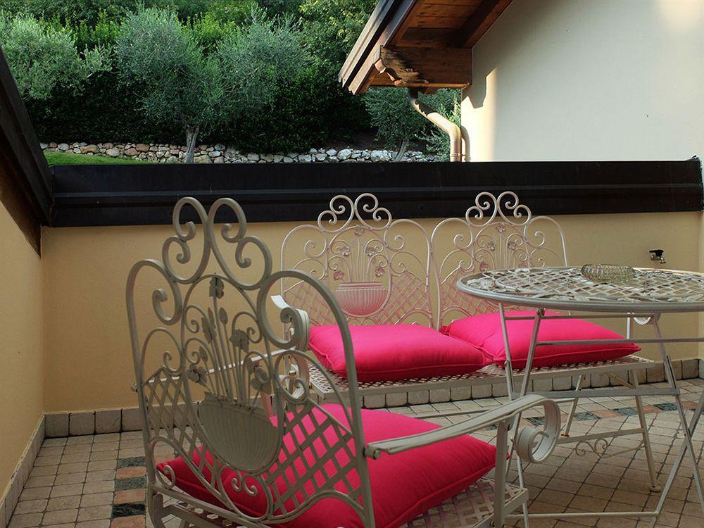 Garda & Golf Bed & Breakfast คาปริโน เวโรเนเซ ภายนอก รูปภาพ