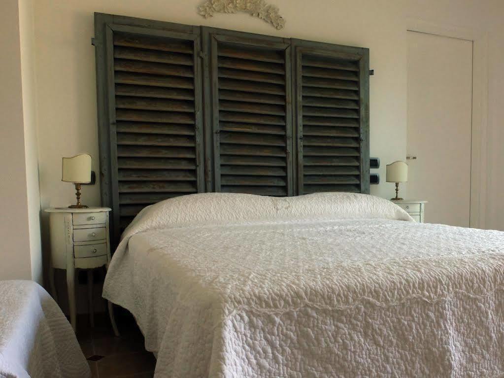 Garda & Golf Bed & Breakfast คาปริโน เวโรเนเซ ภายนอก รูปภาพ