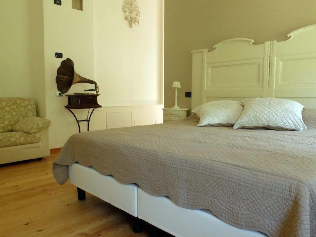 Garda & Golf Bed & Breakfast คาปริโน เวโรเนเซ ภายนอก รูปภาพ